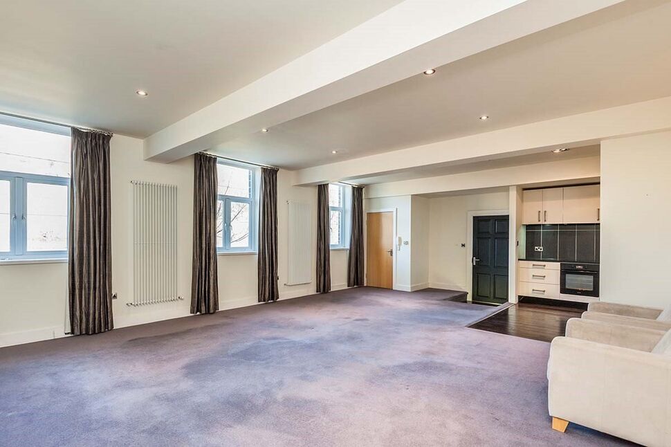 2 bedroom Flat to rent, Brearley Lane, Luddendenfoot, HX2 £1,200 pcm