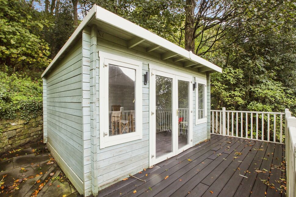 5 bedroom Detached House for sale, Luddendenfoot, Halifax, HX2 £650,000