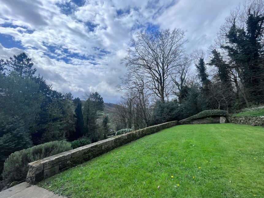 5 bedroom Detached House for sale, Luddendenfoot, Halifax, HX2 £650,000