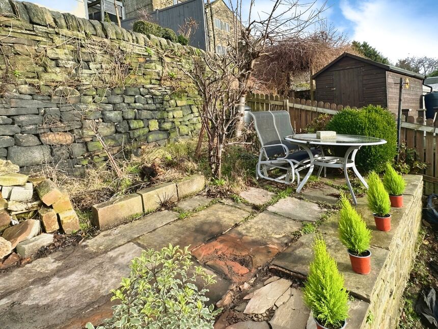 3 bedroom Semi Detached House for sale, Warley Wood, Luddendenfoot, HX2