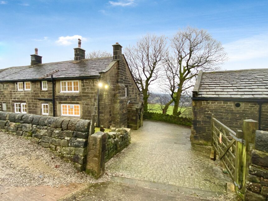 4 bedroom Semi Detached House to rent, Watty Lane, Todmorden, OL14 £
