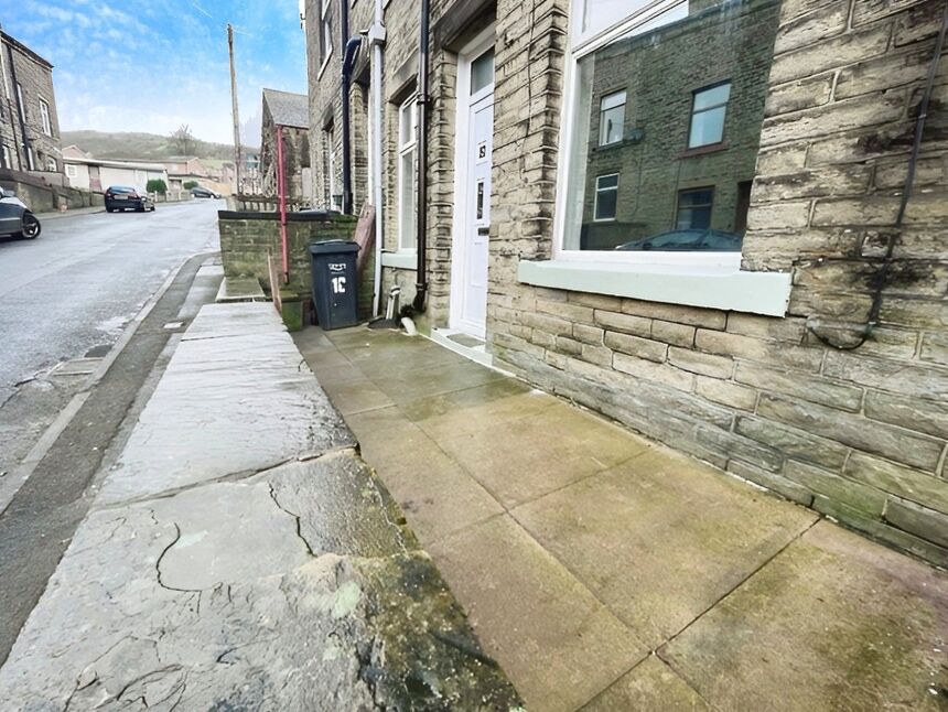 3 bedroom Mid Terrace House for sale, Banksfield Road, Hebden Bridge