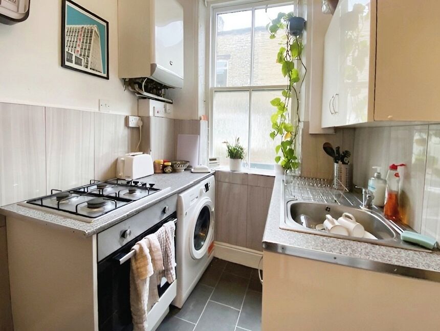 2 bedroom Mid Terrace House for sale, Sackville Street, Hebden Bridge