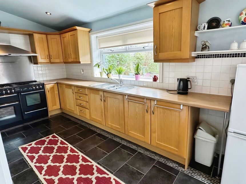 3 bedroom Mid Terrace House for sale, Caldene Avenue, Mytholmroyd, HX7