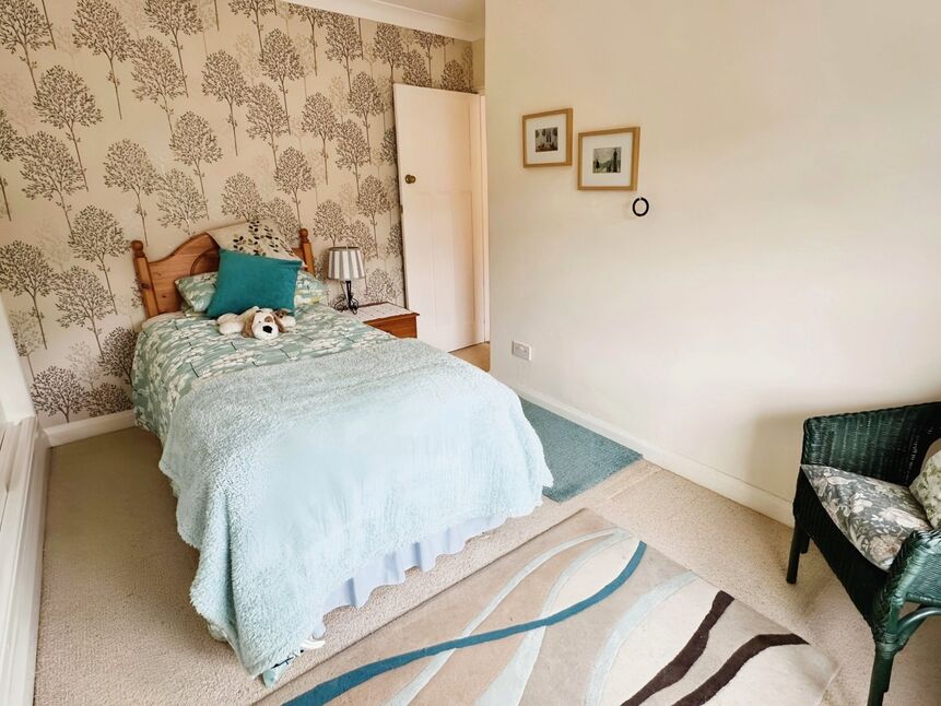 3 bedroom Mid Terrace House for sale, Caldene Avenue, Mytholmroyd, HX7