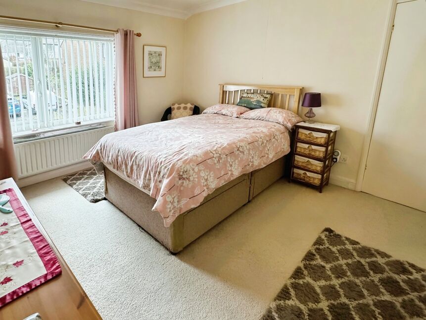 3 bedroom Mid Terrace House for sale, Caldene Avenue, Mytholmroyd, HX7