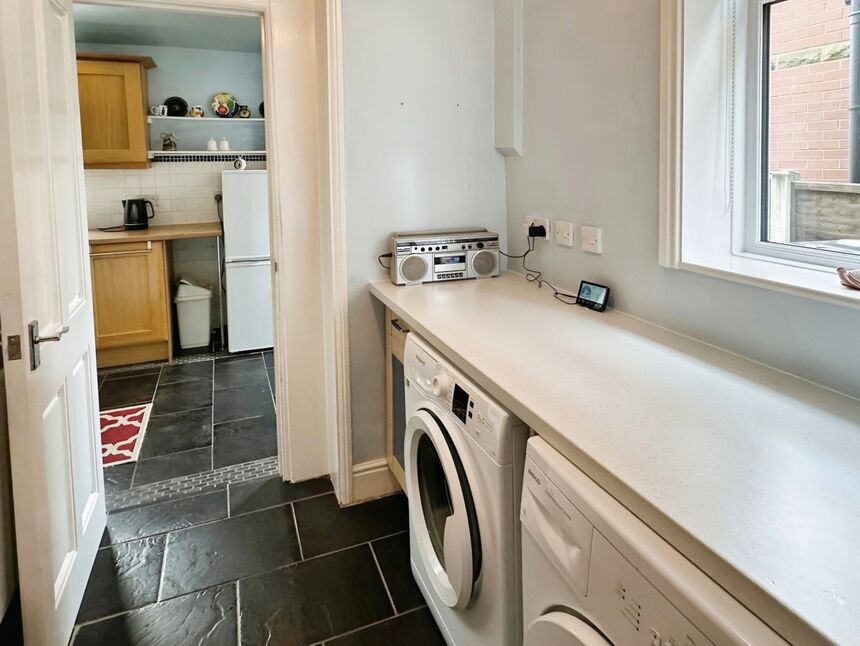 3 bedroom Mid Terrace House for sale, Caldene Avenue, Mytholmroyd, HX7