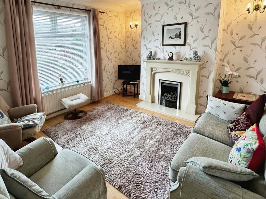 3 bedroom Mid Terrace House for sale, Caldene Avenue, Mytholmroyd, HX7