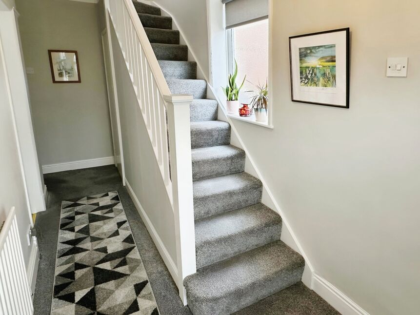 3 bedroom Mid Terrace House for sale, Caldene Avenue, Mytholmroyd, HX7