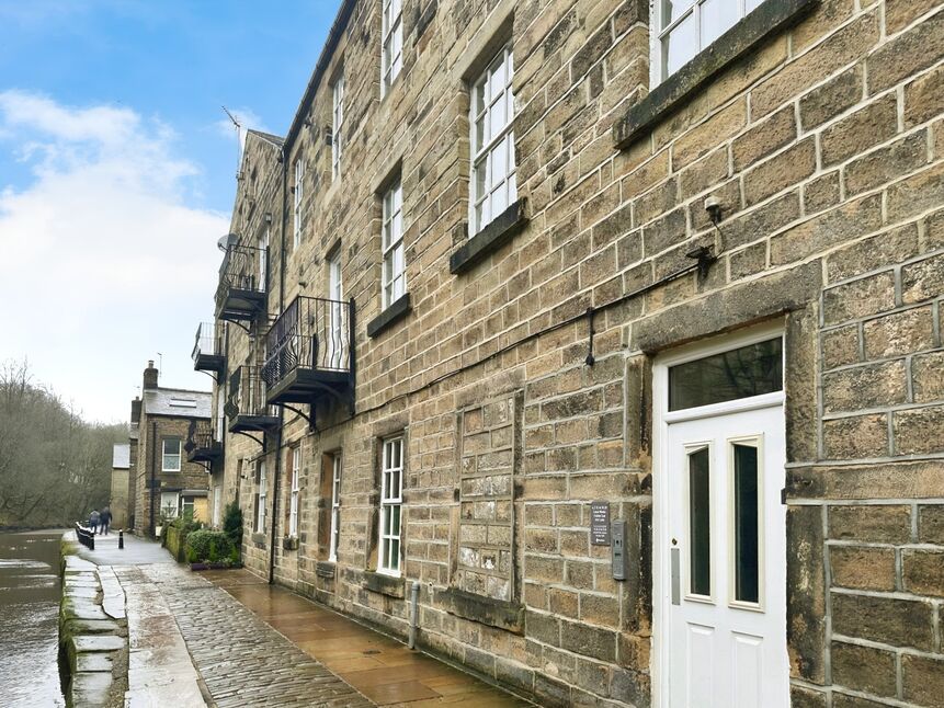 Main image of 2 bedroom  Flat for sale, Hebble End, Hebden Bridge, West Yorkshire, HX7