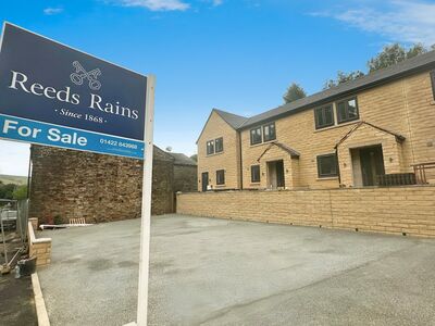Burnley Road, 3 bedroom End Terrace House for sale, £180,000