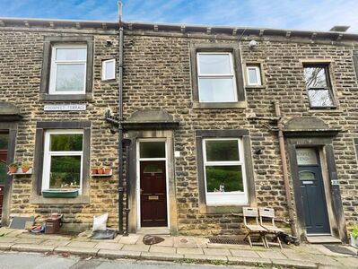 Prospect Terrace, 2 bedroom Mid Terrace House for sale, £225,000