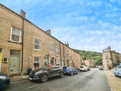 2 bedroom Mid Terrace House to rent