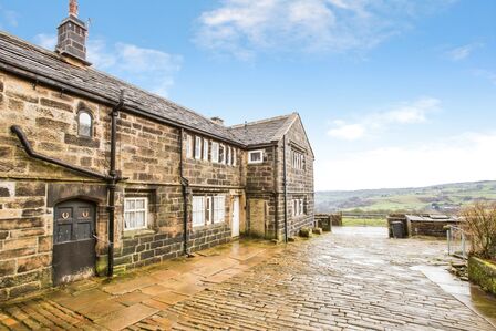 3 bedroom Mid Terrace House for sale