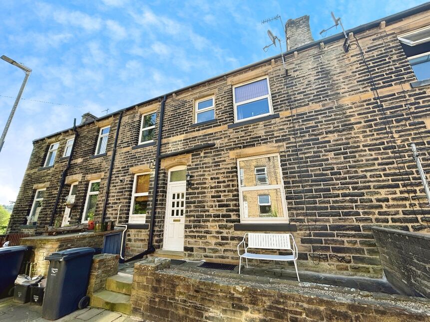 Main image of 3 bedroom Mid Terrace House for sale, Belmont Terrace, Luddendenfoot, Halifax, HX2