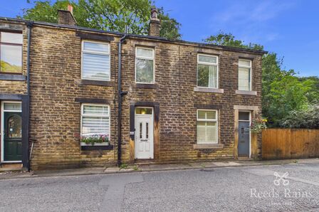 2 bedroom Mid Terrace House to rent