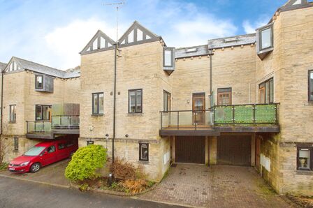 Palace House Road, 3 bedroom Mid Terrace House for sale, £280,000