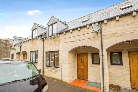 3 bedroom Mid Terrace House for sale