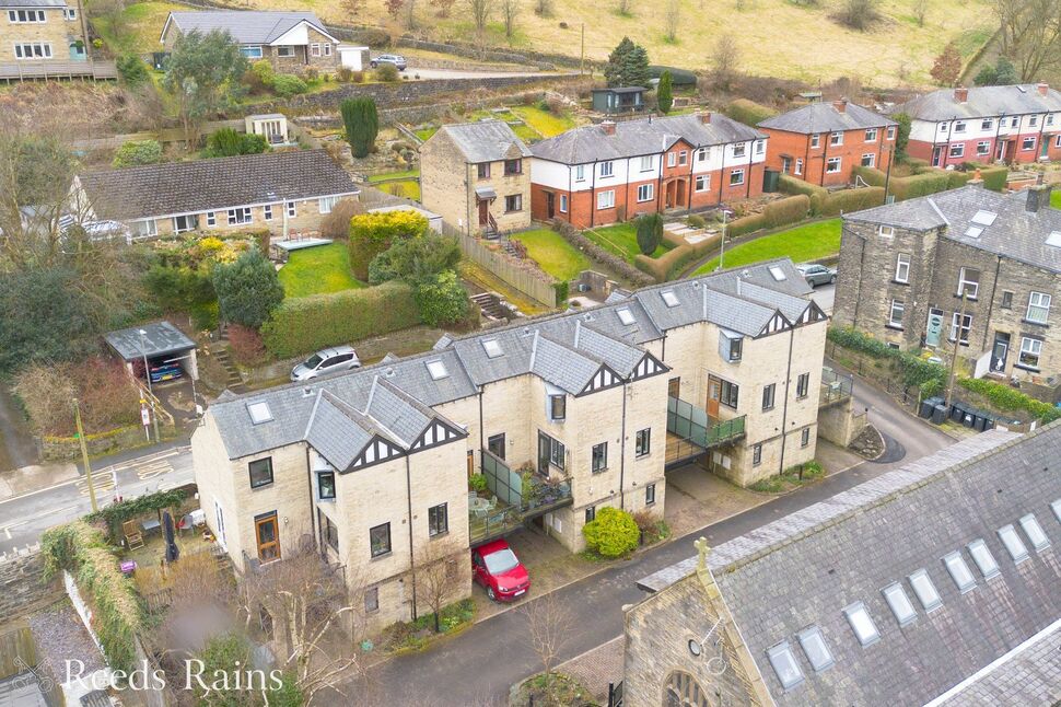 3 bedroom Mid Terrace House for sale