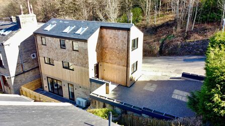 Wadsworth Lane, 4 bedroom Detached House for sale, £500,000