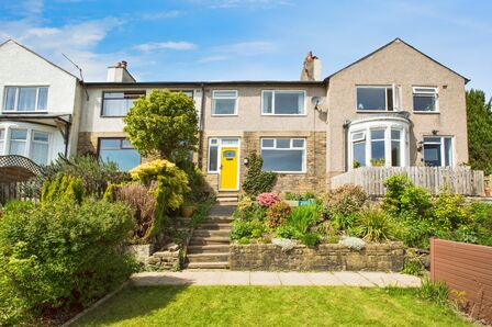 3 bedroom Mid Terrace House for sale