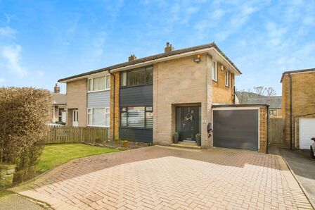 Hullett Close, 3 bedroom Semi Detached House for sale, £350,000