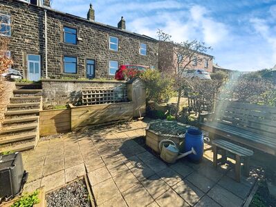 3 bedroom Mid Terrace House for sale