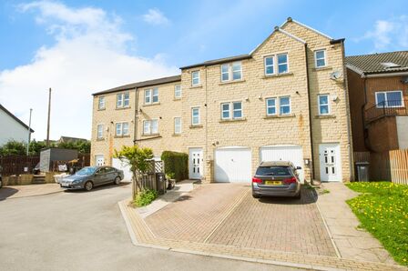 Daisy Hill Close, 4 bedroom End Terrace House for sale, £290,000