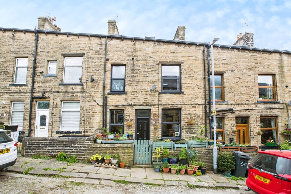3 bedroom Mid Terrace House for sale