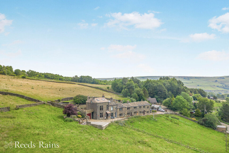 Main image of 4 bedroom End Terrace House for sale, Scotland Lane, Luddendenfoot, West Yorkshire, HX2