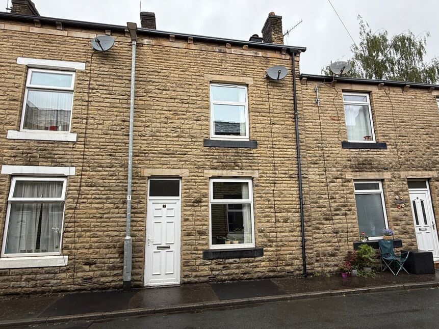 2 bedroom Mid Terrace House to rent