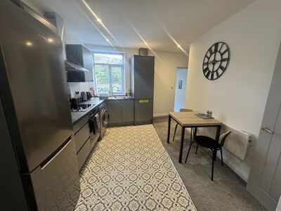 Burnley Road, 1 bedroom  Flat for sale, £100,000
