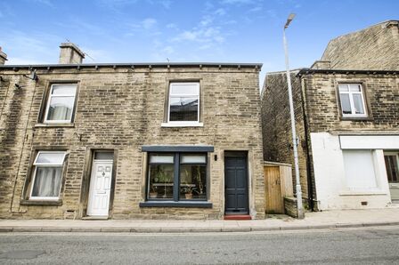 3 bedroom Mid Terrace House to rent