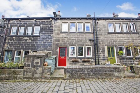 2 bedroom Mid Terrace House for sale