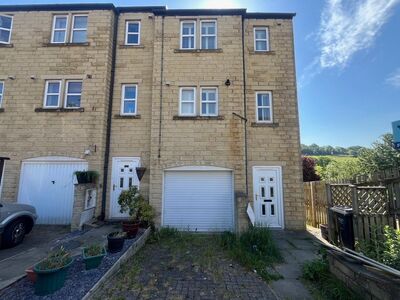 4 bedroom End Terrace House for sale