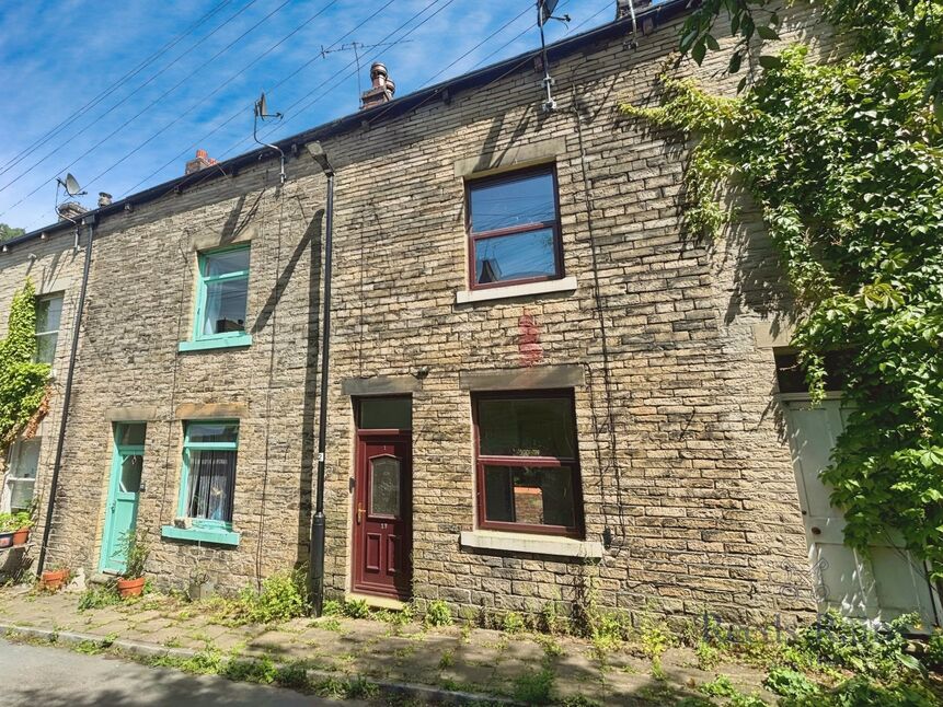 Main image of 2 bedroom Mid Terrace House for sale, Oxford Street, Hebden Bridge, HX7