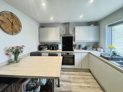 2 bedroom End Terrace House to rent