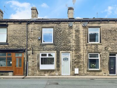 4 bedroom Mid Terrace House for sale