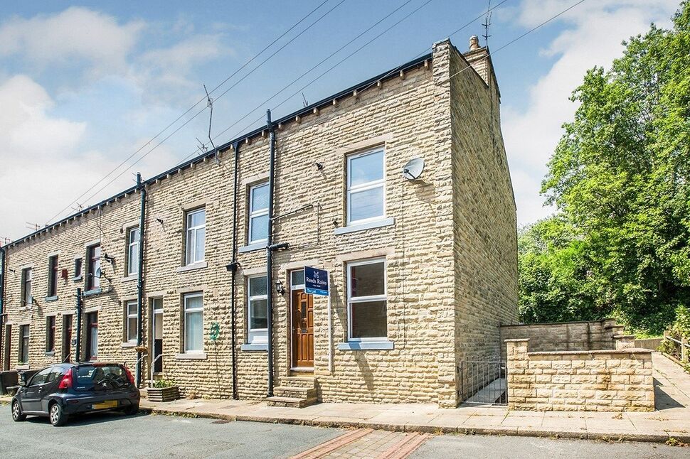 Main image of 3 bedroom End Terrace House to rent, Broad Street, Todmorden, West Yorkshire, OL14