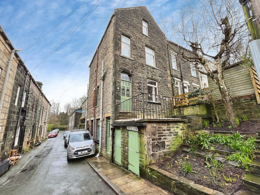 Main image of 2 bedroom End Terrace House for sale, Castle View, Todmorden, OL14