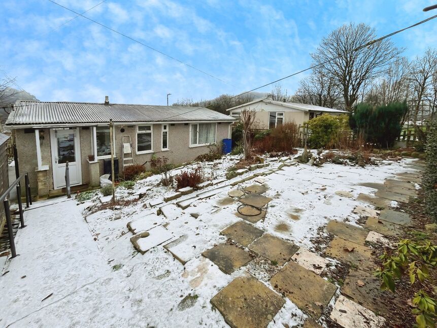 2 bedroom Detached Bungalow for sale