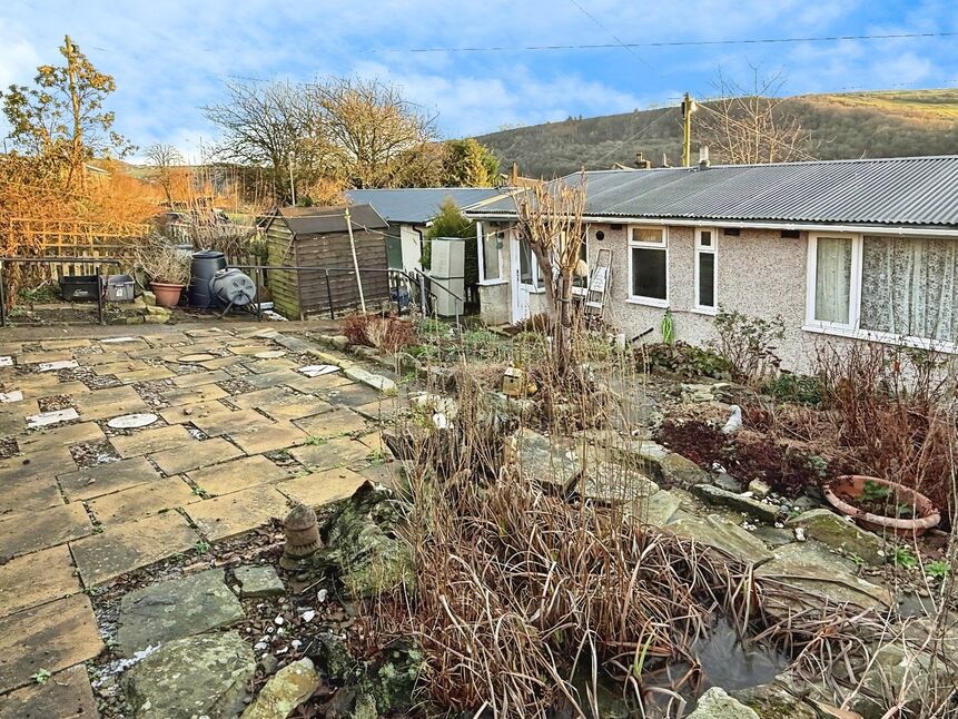 2 bedroom Detached Bungalow for sale