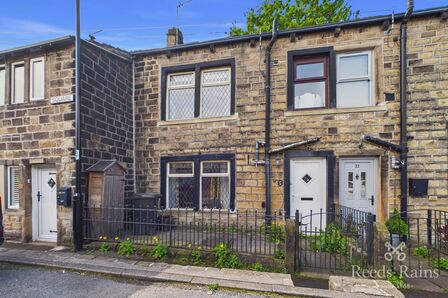 3 bedroom Mid Terrace House for sale
