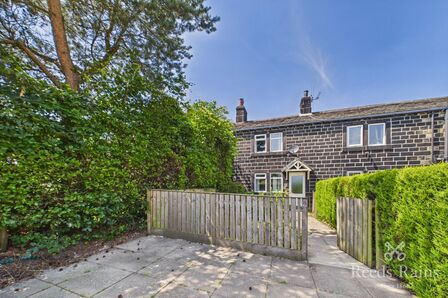 2 bedroom Mid Terrace House for sale