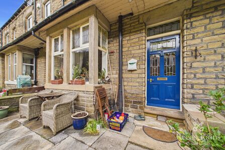 4 bedroom Mid Terrace House for sale