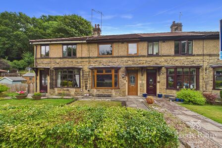 3 bedroom Mid Terrace House for sale