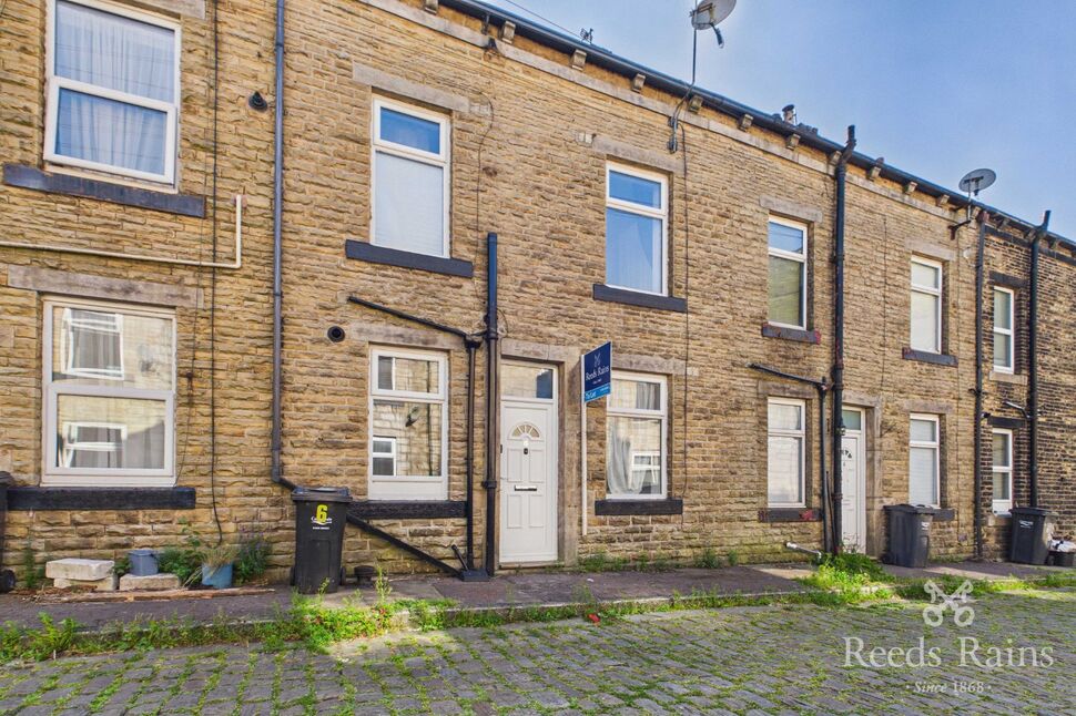 Main image of 2 bedroom Mid Terrace House to rent, Glen View Street, Todmorden, West Yorkshire, OL14