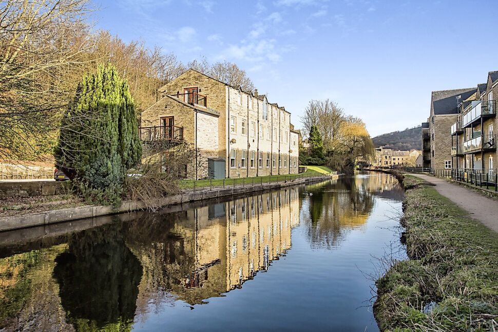 Main image of 3 bedroom Flat for sale, Red Acre, Hebden Bridge, HX7