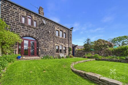 4 bedroom End Terrace House for sale