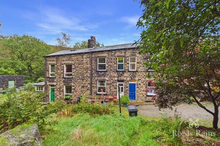 2 bedroom Mid Terrace House to rent